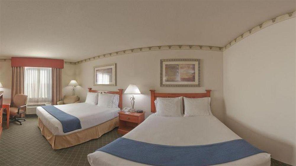 Holiday Inn Express & Suites - Pharr By Ihg Exterior foto
