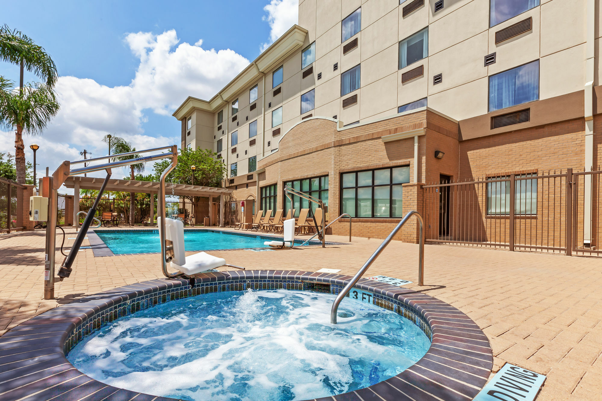 Holiday Inn Express & Suites - Pharr By Ihg Exterior foto